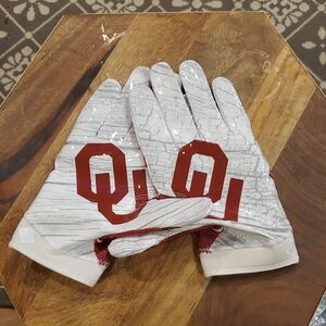 Nike Football Gloves NWT XXXL